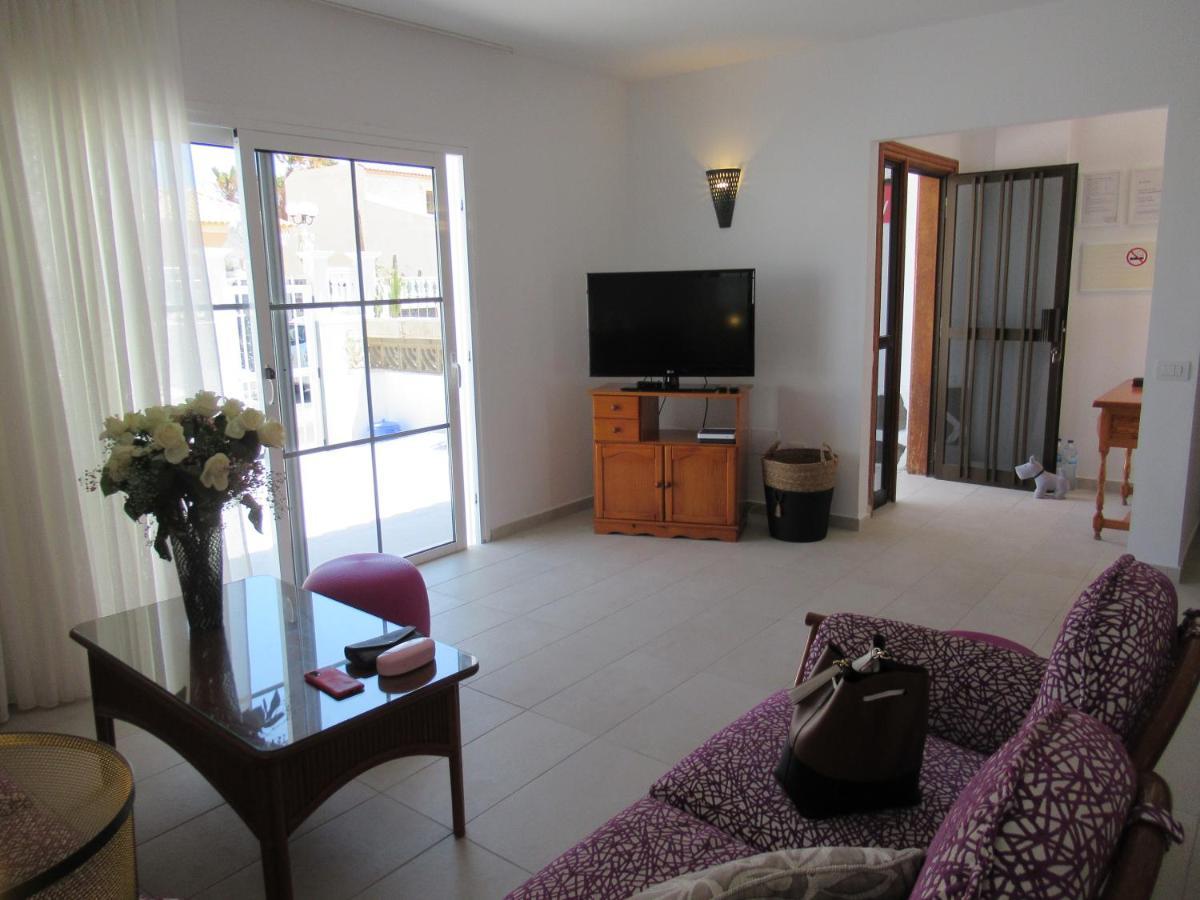 אל מדאנו Las Rosas By Rentmedano Stunning Luxury Chocolate Box Villa With Private Heated Pool & Wifi מראה חיצוני תמונה